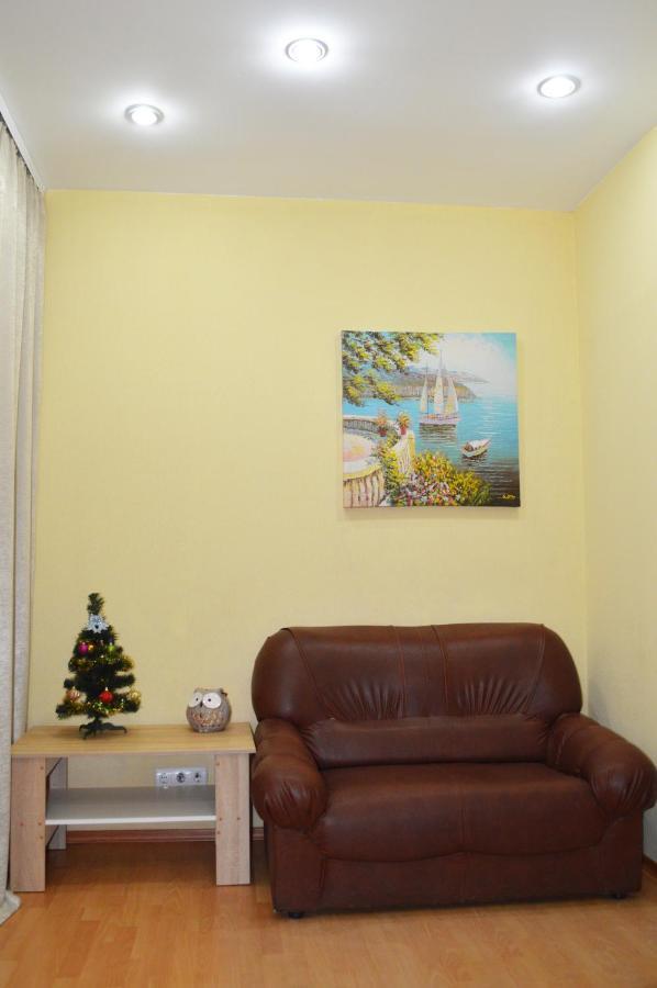 Owl Home Odessa Cozy Spacious Apartment In A Quiet Center Between Deribasovskaya And Privoz エクステリア 写真