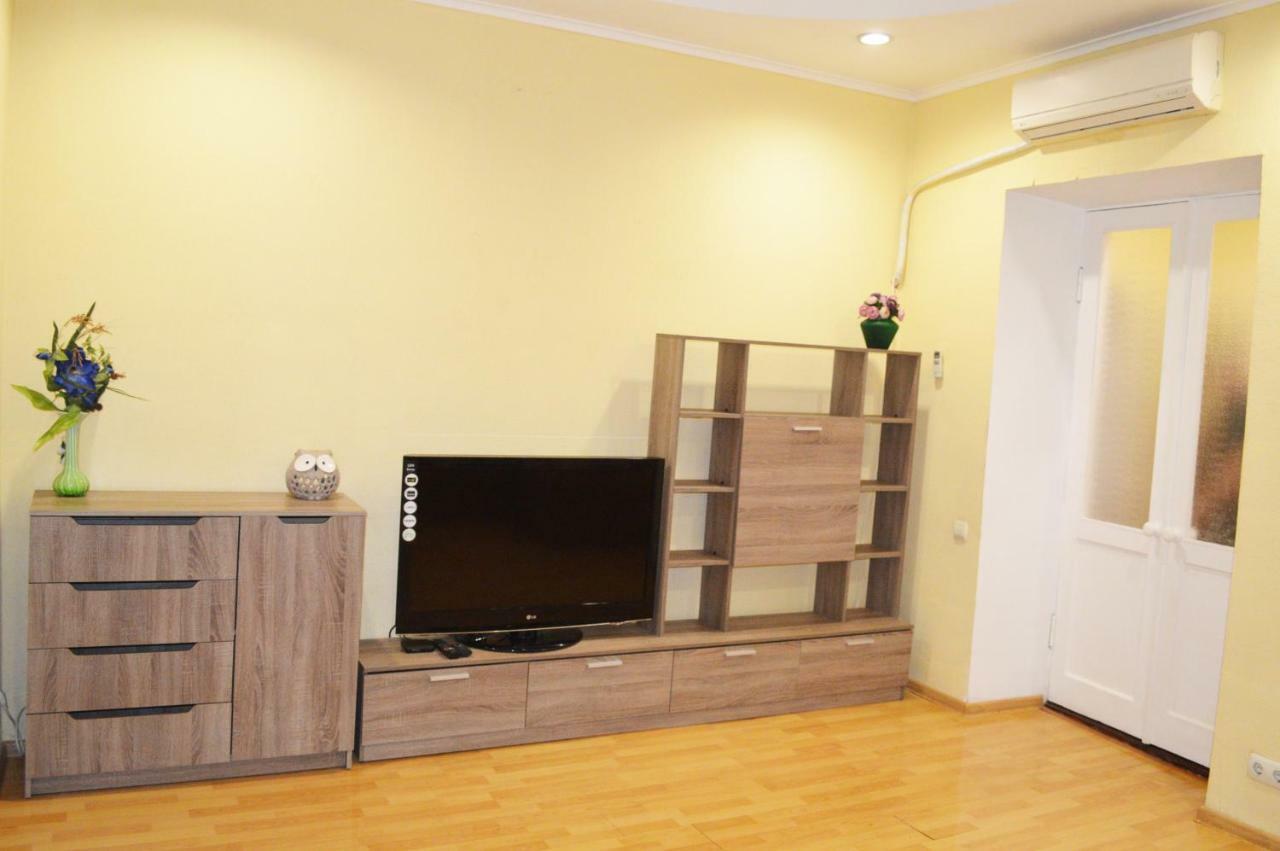 Owl Home Odessa Cozy Spacious Apartment In A Quiet Center Between Deribasovskaya And Privoz エクステリア 写真